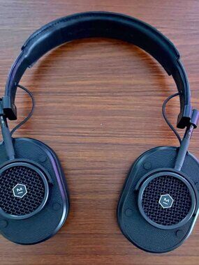 Master & Dynamic MH40 Wireless Headphones